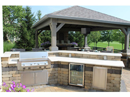 outdoor kitchens & bars example